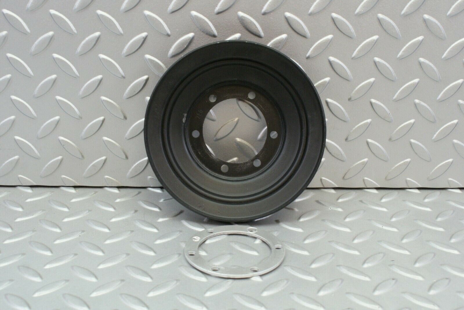 2084 Mercedes-Benz W123 230E Crankshaft Pulley 1020320404