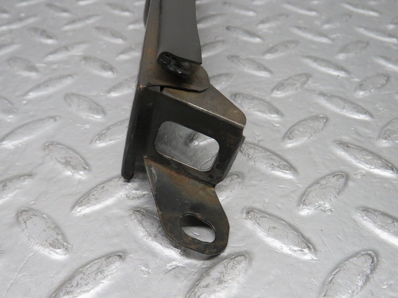 37786 Mercedes-Benz A124 320E Cabriolet Under Headlight Trim Right