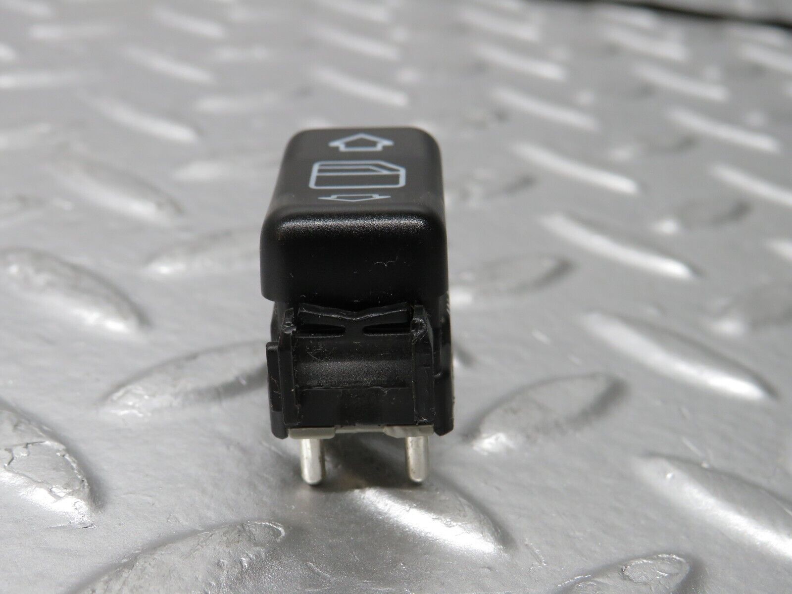 31230 Mercedes-Benz S124 220TE Electric Window Switch Right Side 1248209410