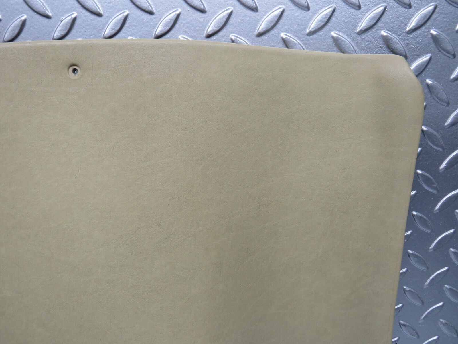 29792 Mercedes-Benz W123 230E Front Seat Rear Cover Beige