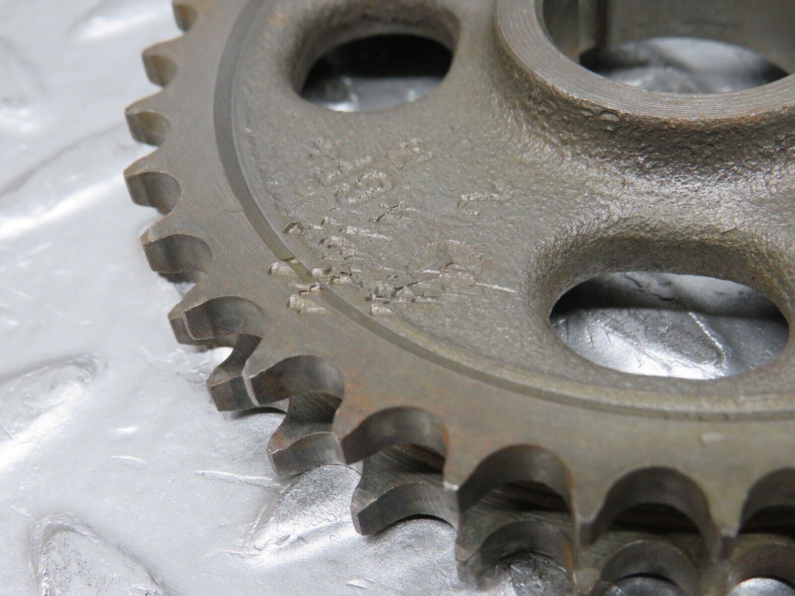 0020 Mercedes-Benz W116 350SE Camshaft Timing Gear 1160520601