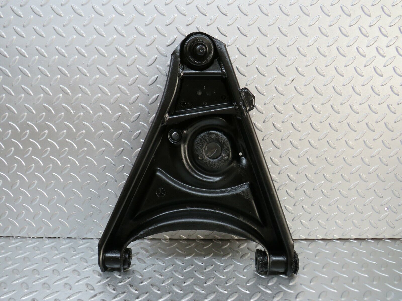 23842 Mercedes-Benz C107 450SLC Coupe Front Right Lower Control Arm