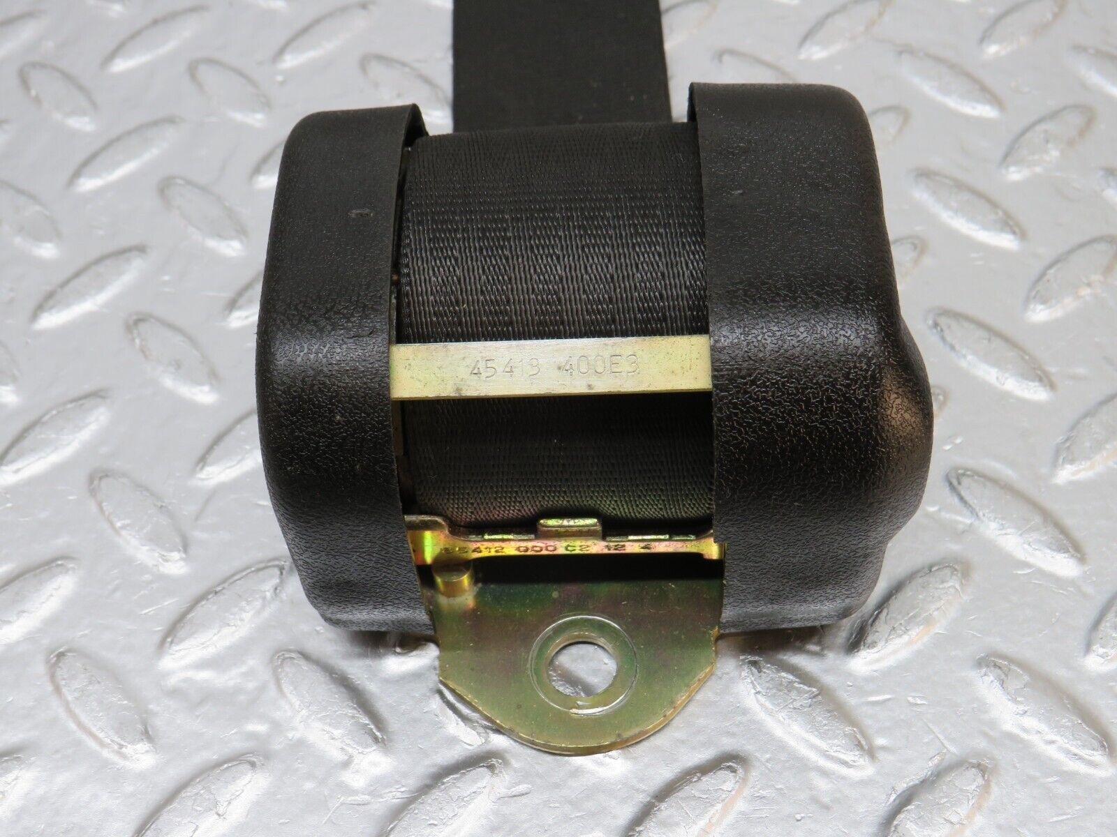 0599 Mercedes-BenzW123 230E Rear Left Seat Belt 1268608985