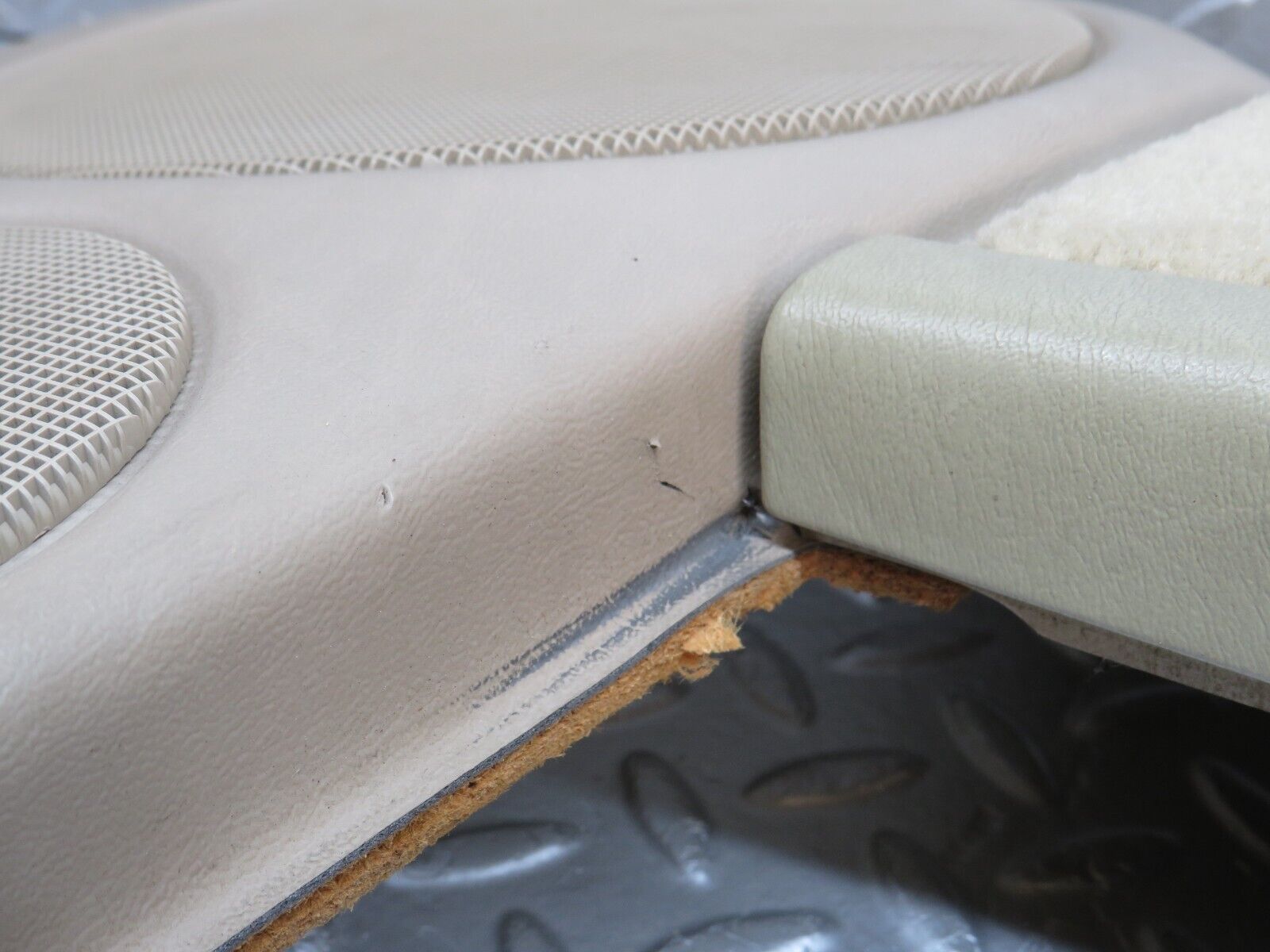 38288 Mercedes-Benz R129 280SL Coupe Left Door Card Beige