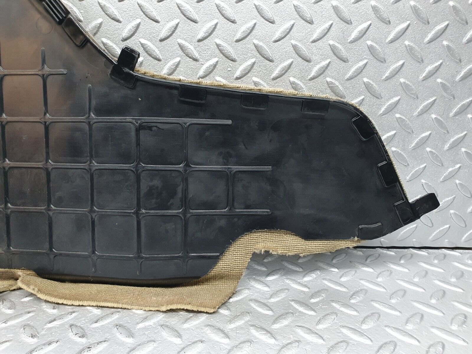 41064 Mercedes-Benz W126 300SE Centre Console Carpet Right Beige 1266831225