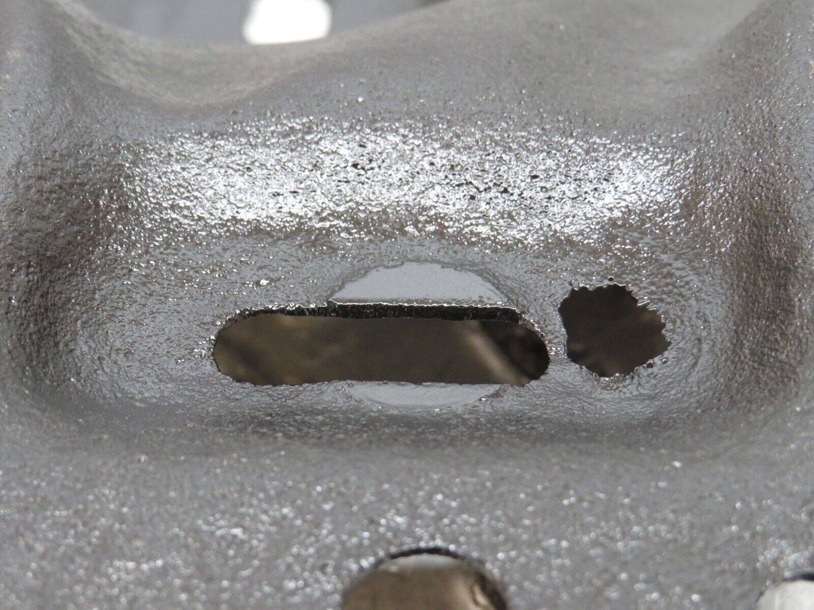 28727 Mercedes-Benz W123 230E Gearbox Mount Bracket