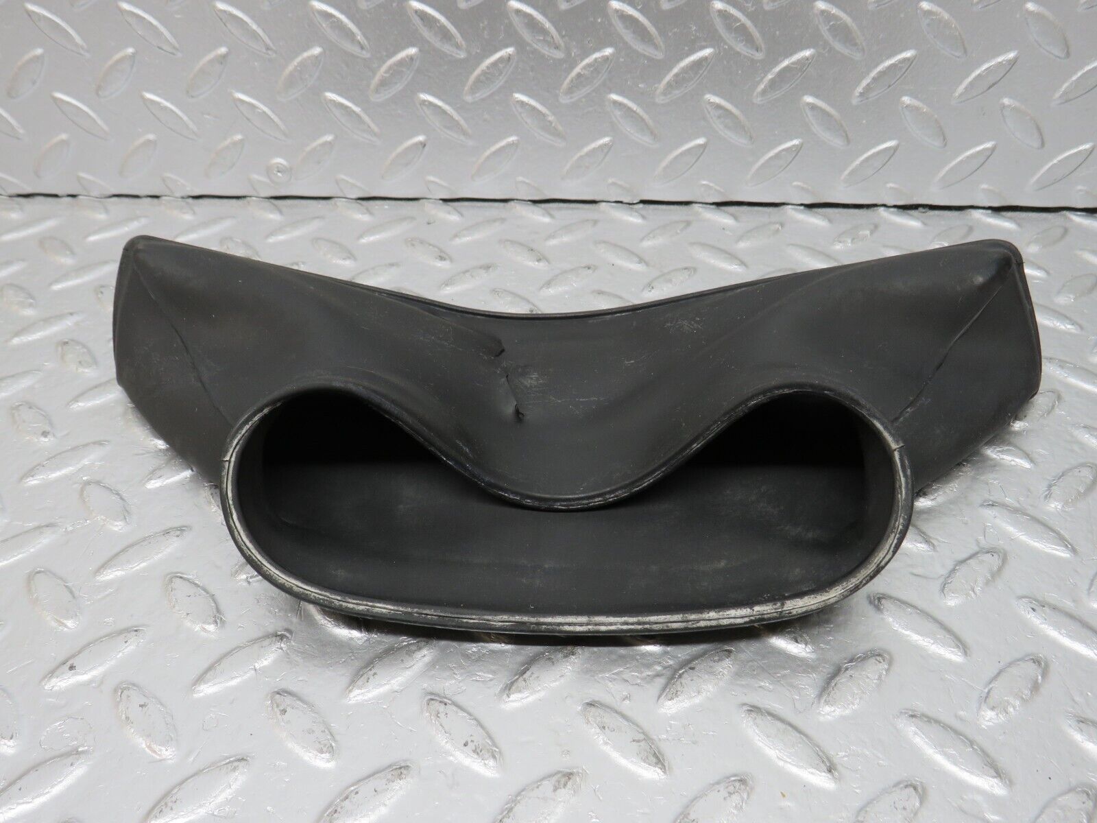 34438 Mercedes-Benz C126 380SEC Coupe Heating Duct Rubber 1268320088