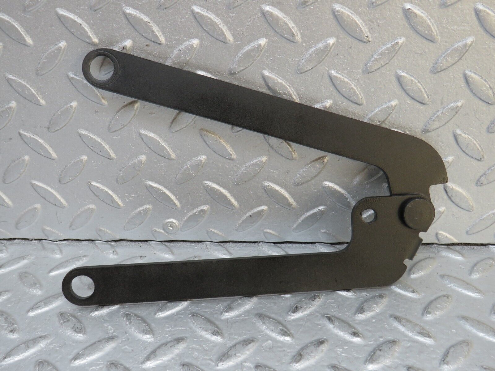 37354 Mercedes-Benz W109 300SEL Bonnet Hinge Right Side