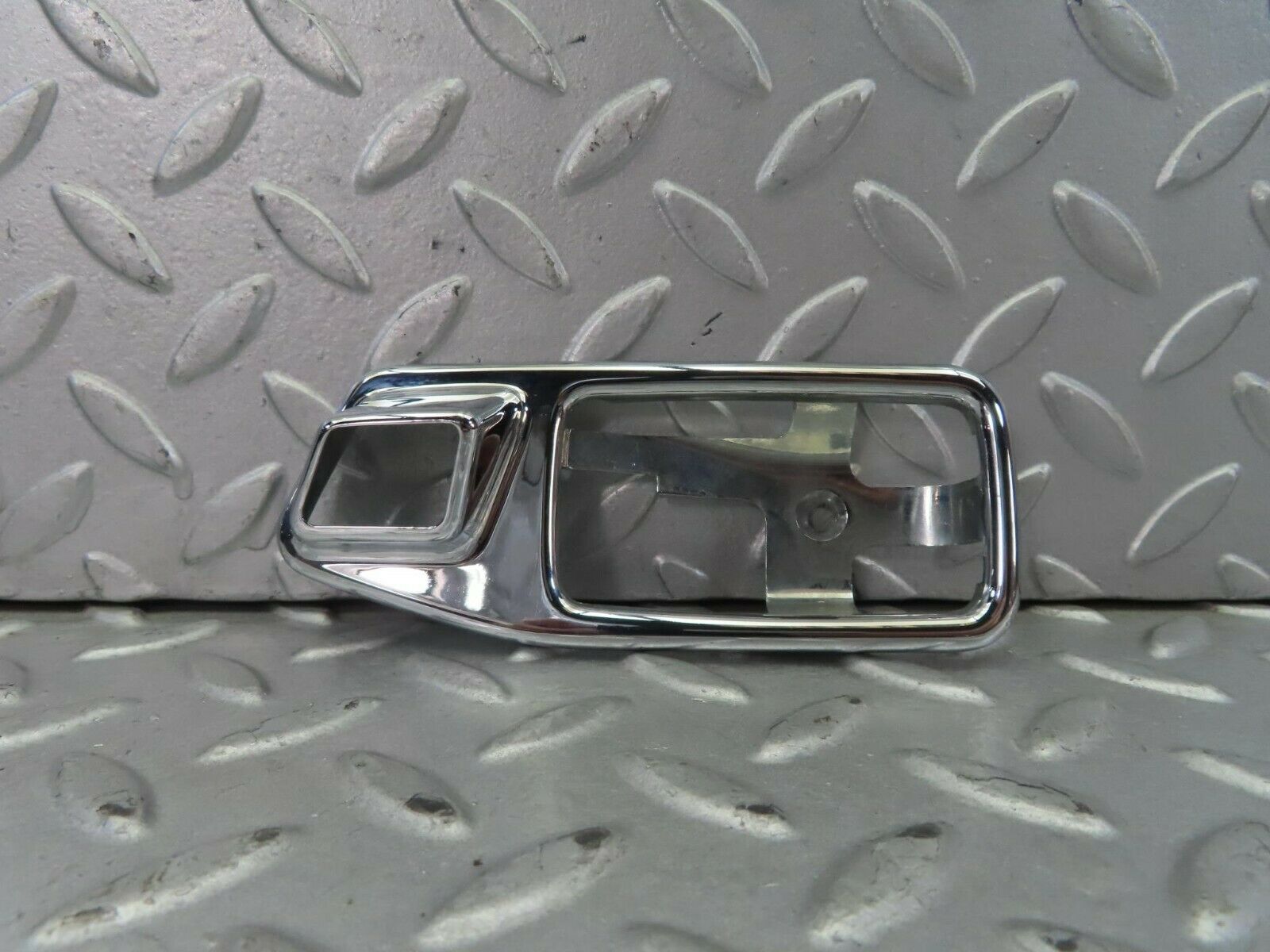8720 Mercedes-Benz W116 Chrome Door Handle Surround Left 1167660111