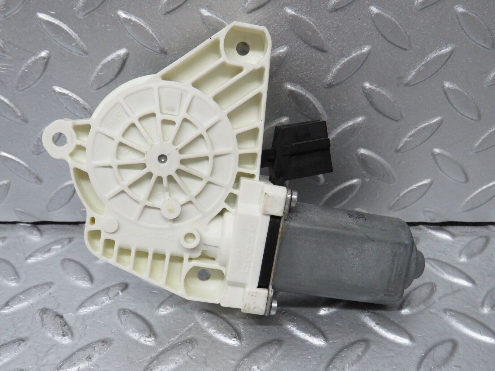 35162 Mercedes-Benz W221 Rear Right Window Regulator Motor 2218203042