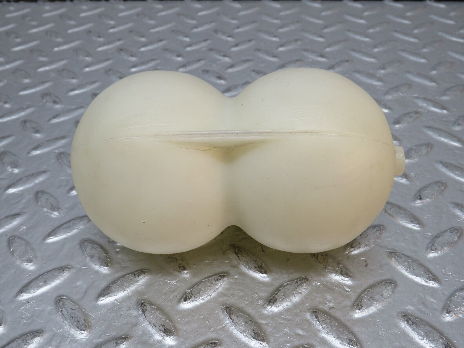 31718 Mercedes-Benz W201 190LE 1.8L Vacuum Reservoir