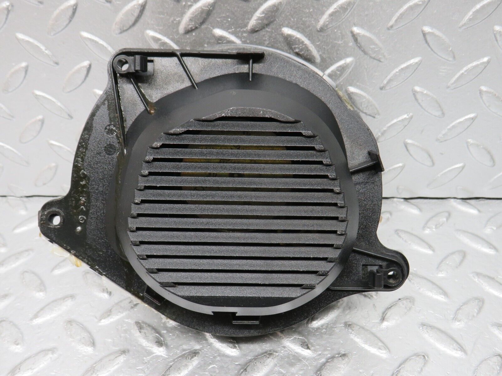 33296 Mercedes-Benz W202 C180 Front Door Loudspeaker Left 2028201902