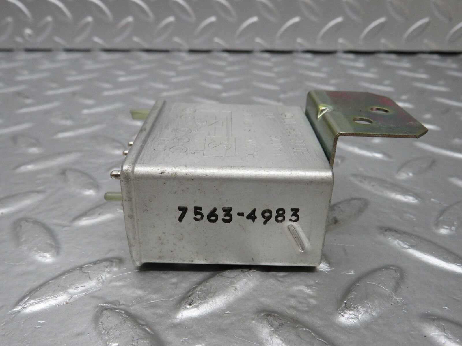 25514 Mercedes-Benz W123 200 Fuel Pump Relay 0015452705