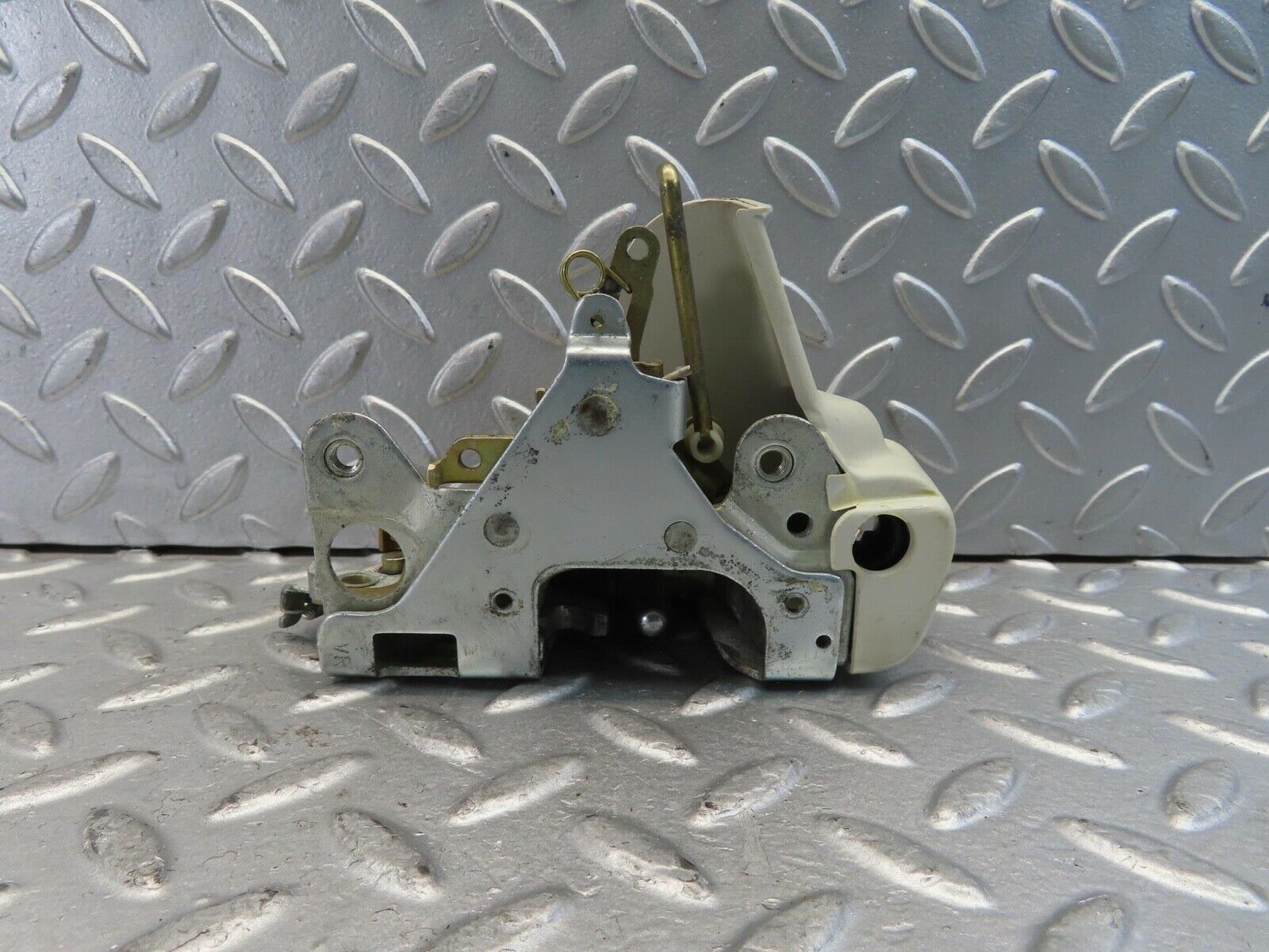 11355 Mercedes-Benz C123 230CE Coupe Right Door Lock Mechanism 1267230208