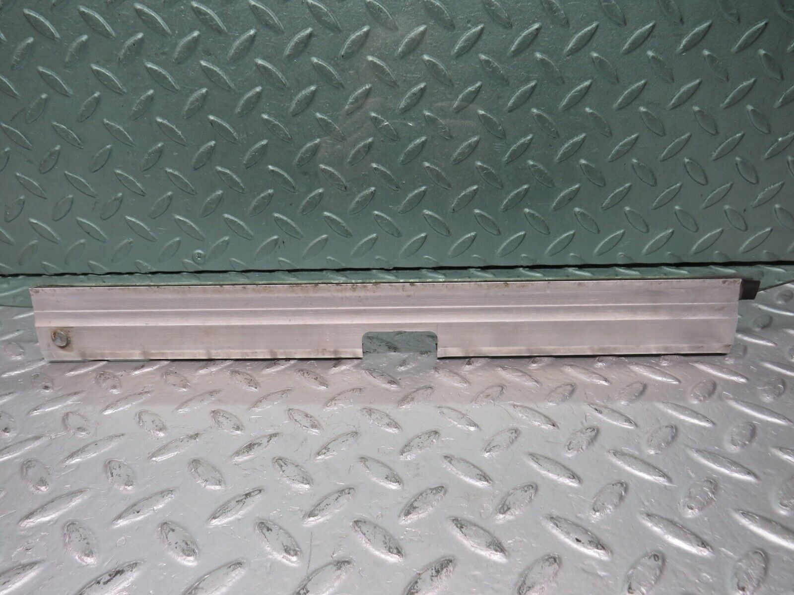 39070 Mercedes-Benz W201 190E 2.6L Front Left Door Window Glass