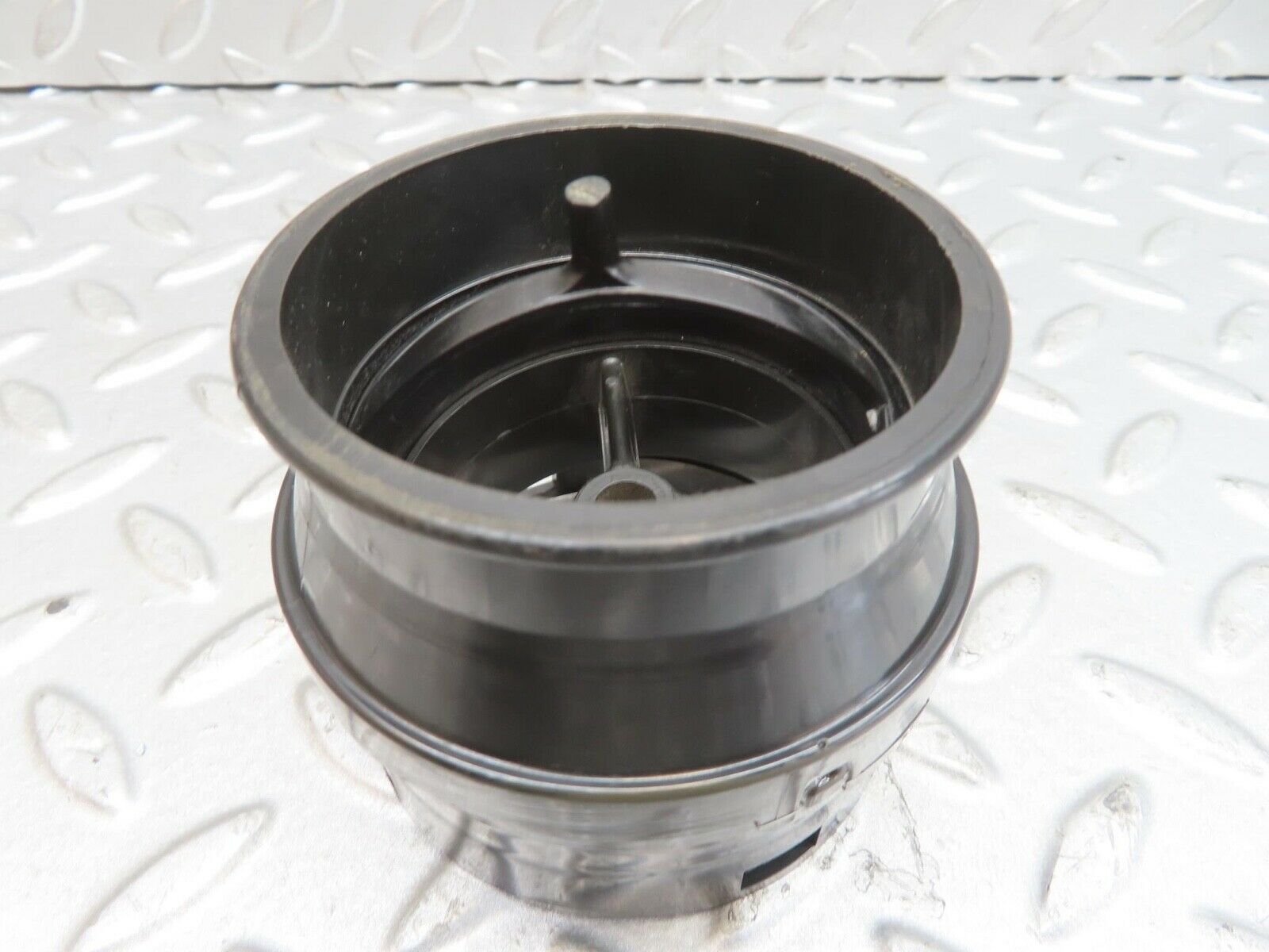 13815 Mercedes-Benz W123 200 Dashboard Air Vent 1238300054