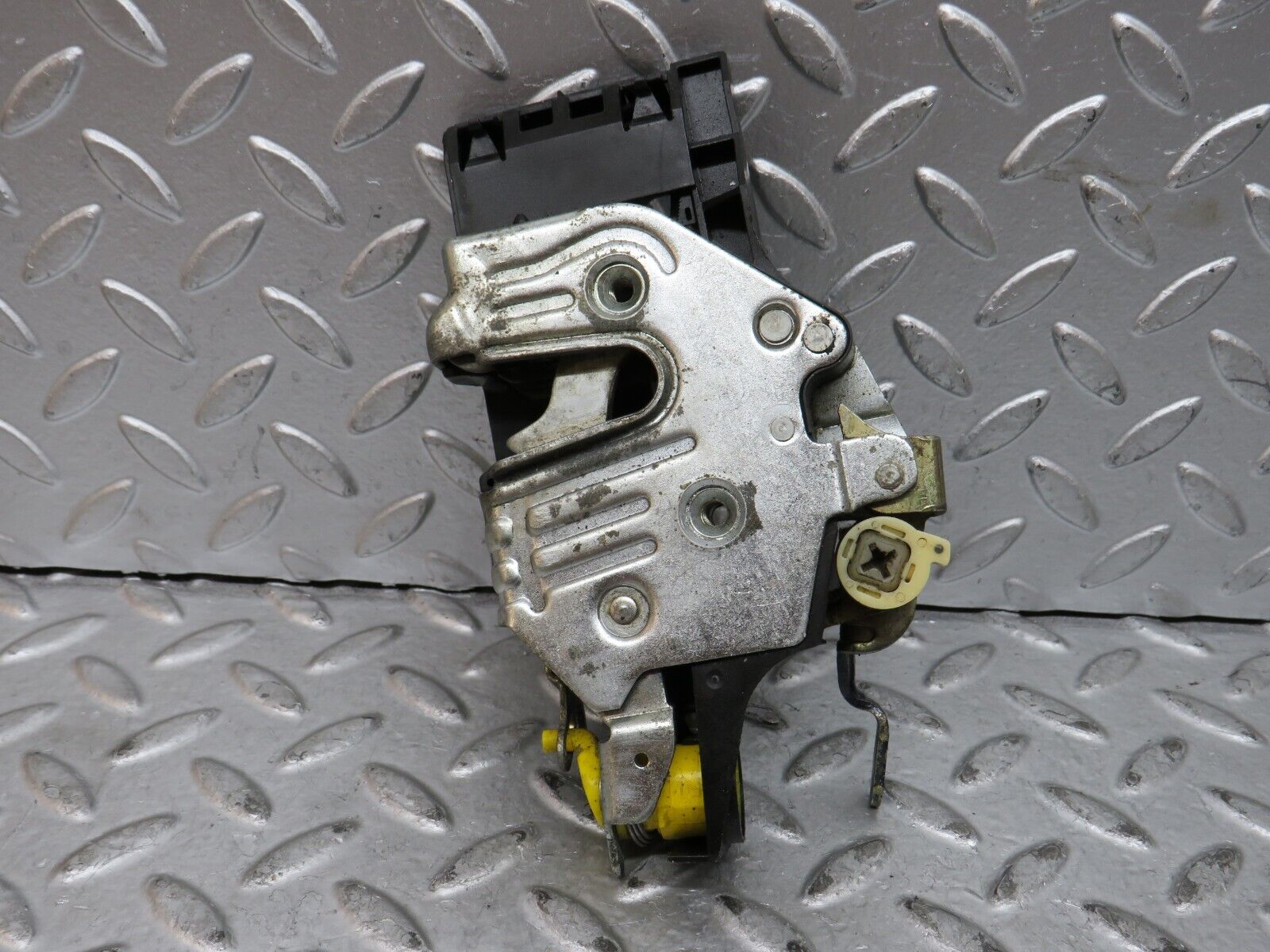 29049 Mercedes-Benz C124 320CE Coupe Left Door Lock Mechanism 1248213551