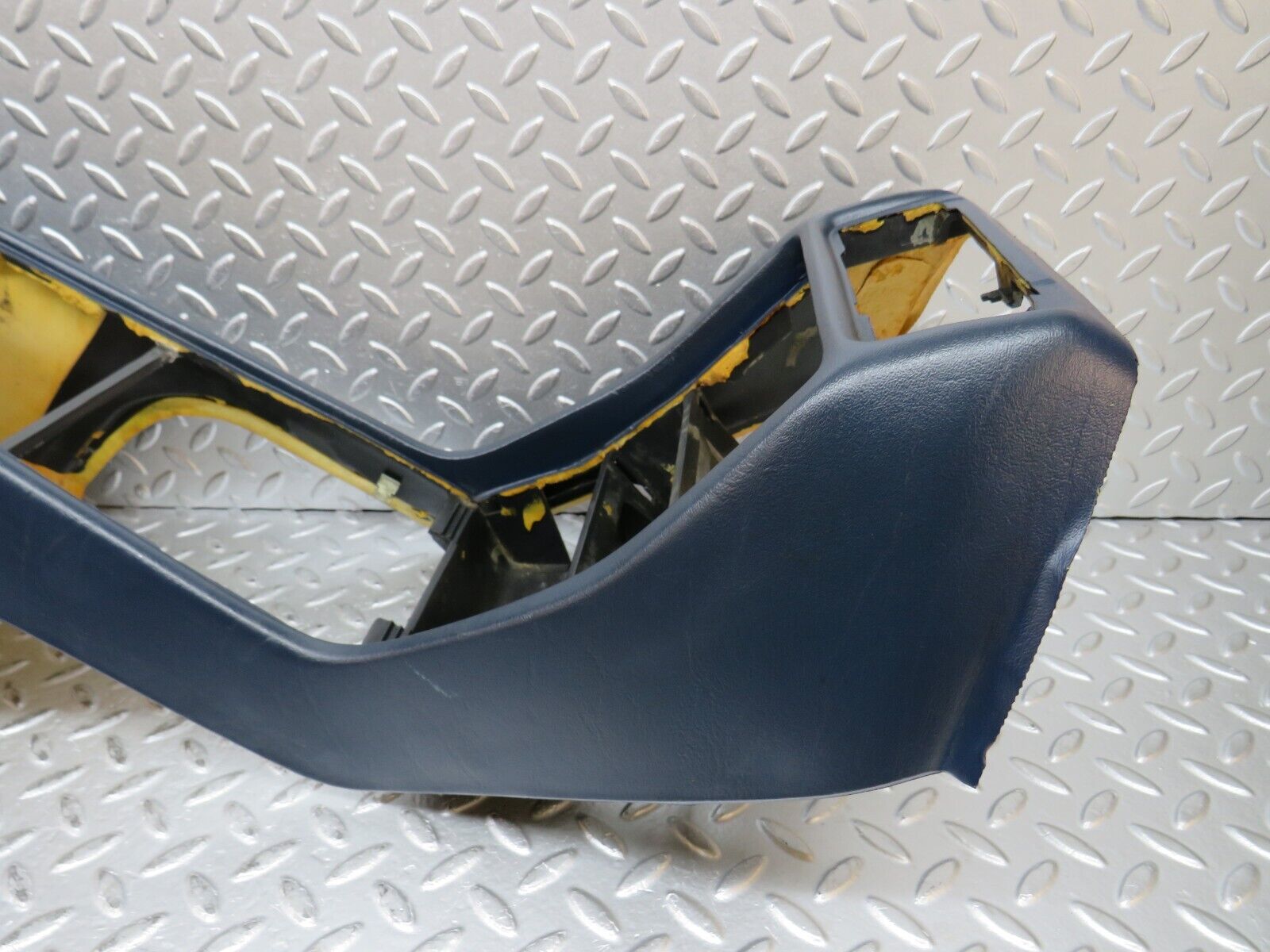 31925 Mercedes-Benz W123 230E Centre Console Blue