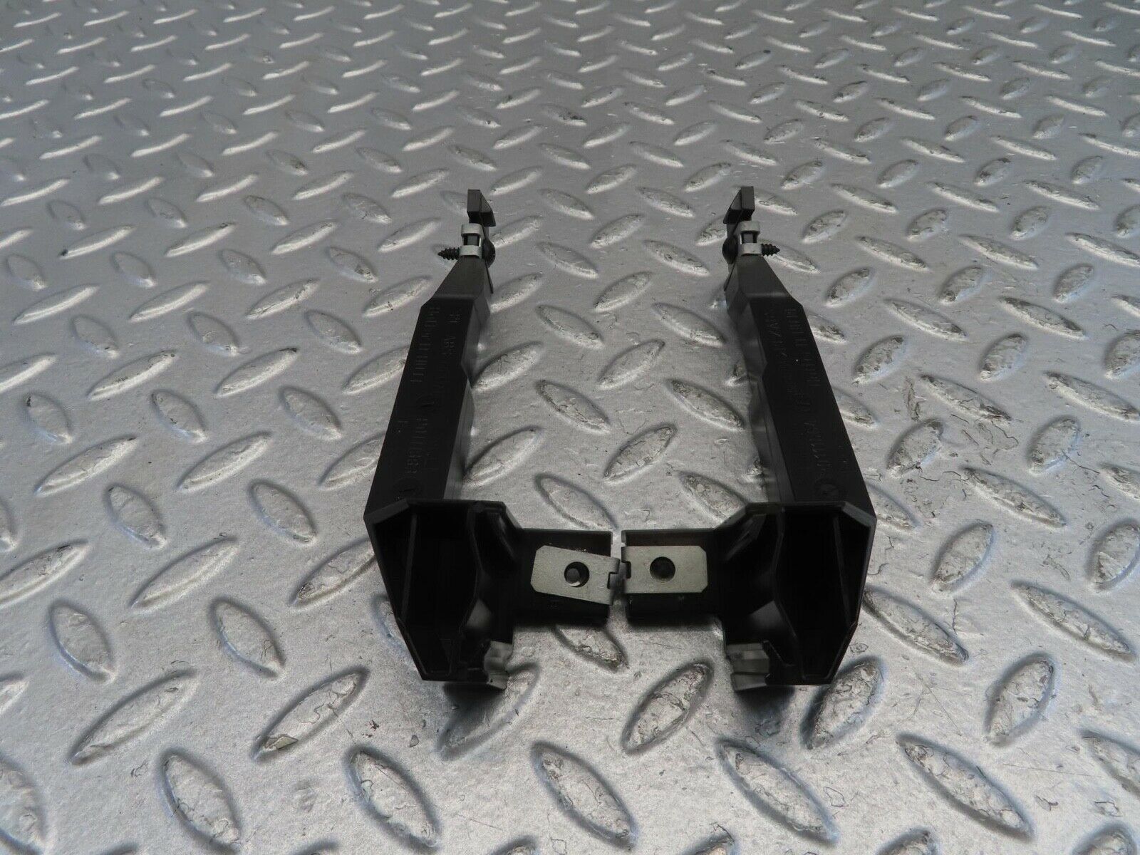 11237 Mercedes-Benz W221 S320 Dashboard Centre Holder