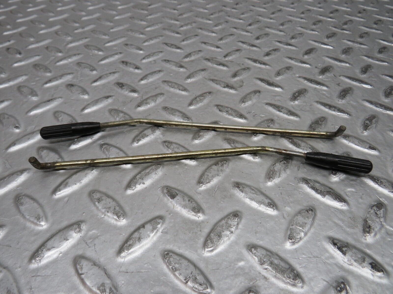 29170 Mercedes-Benz C124 320CE Coupe Door Lock Knob Pair