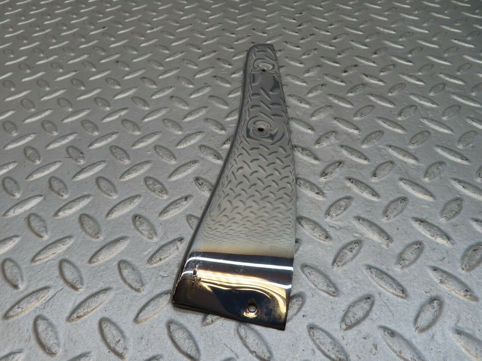 16598 Mercedes-Benz C107 380SLC Left Door Chrome Cover