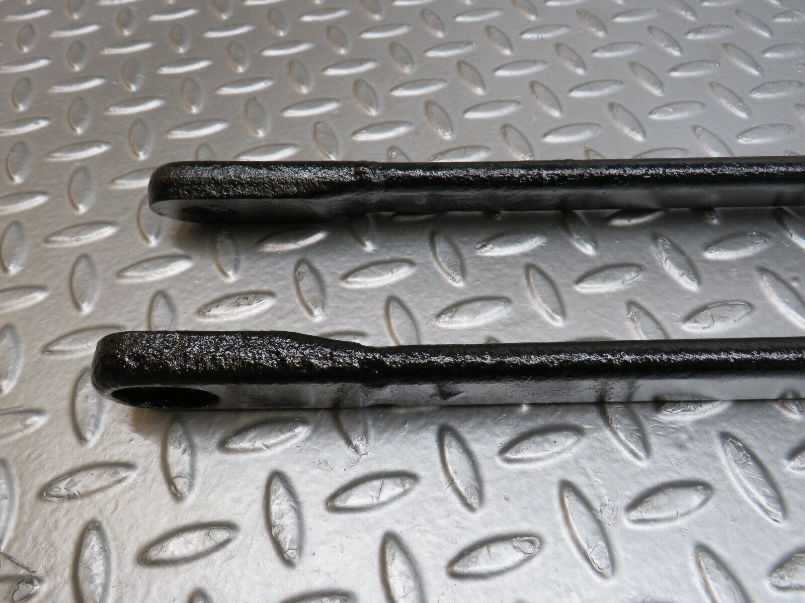 38191 Mercedes-Benz A124 320E Cabriolet Rear Suspension Anti Roll Bar Axle Support 2x