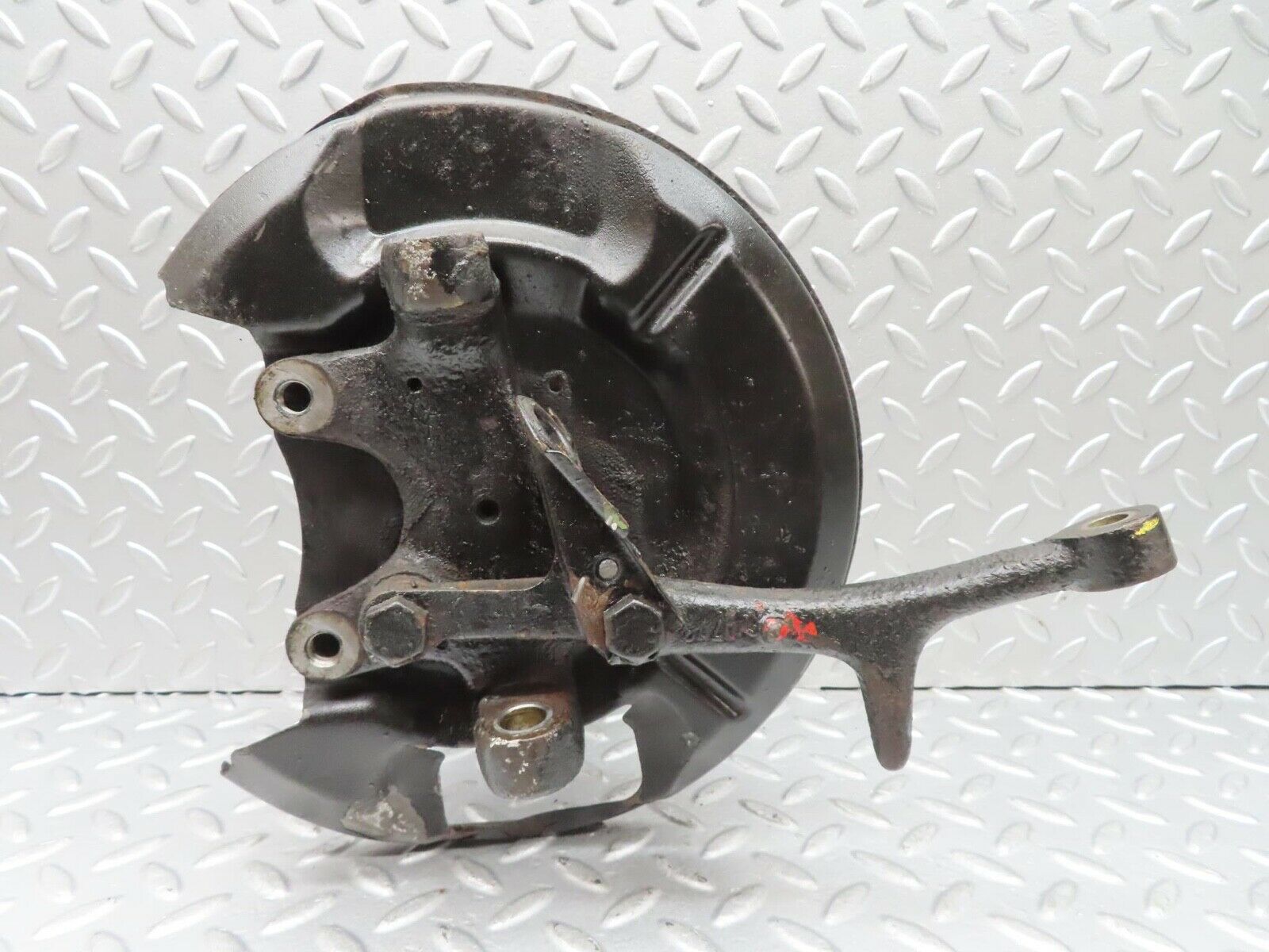 14171 Mercedes-Benz C107 280SLC Wheel Hub Front Right