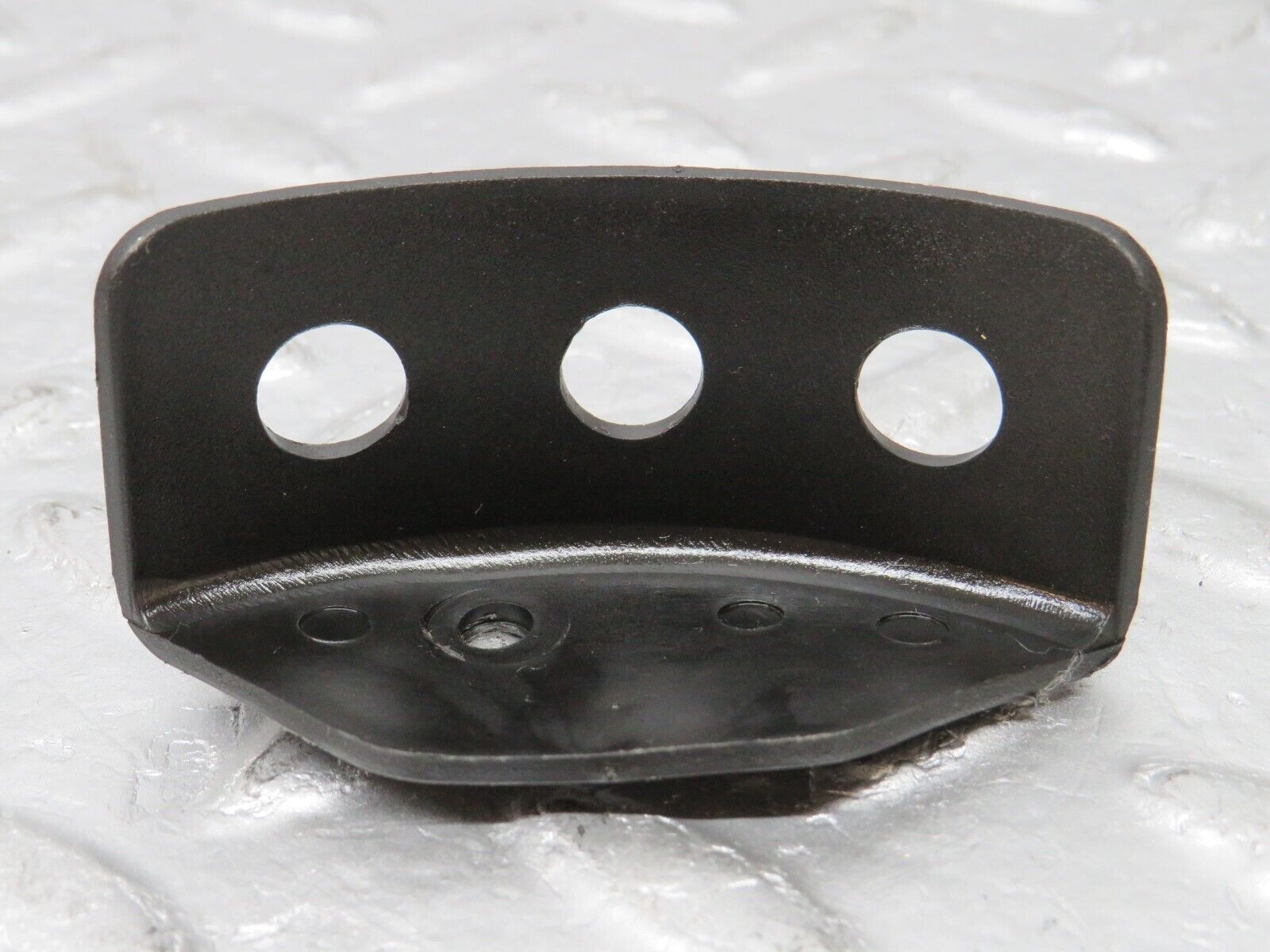 33694 Mercedes-Benz W201 190E 2.0L Vacuum Distributor Bracket 2018050214