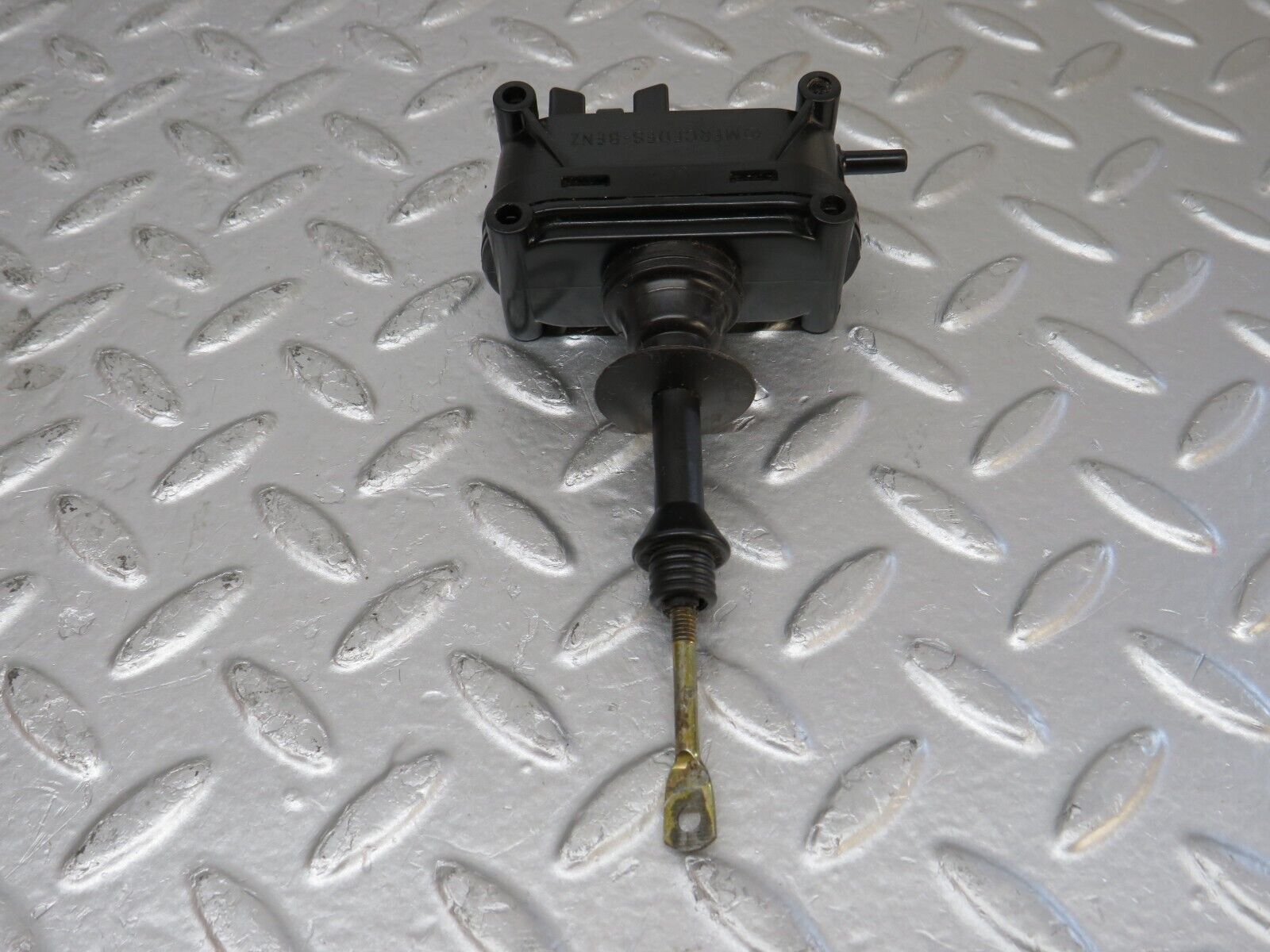 33905 Mercedes-Benz W124 260E Door Lock Vacuum Actuator Rear Left