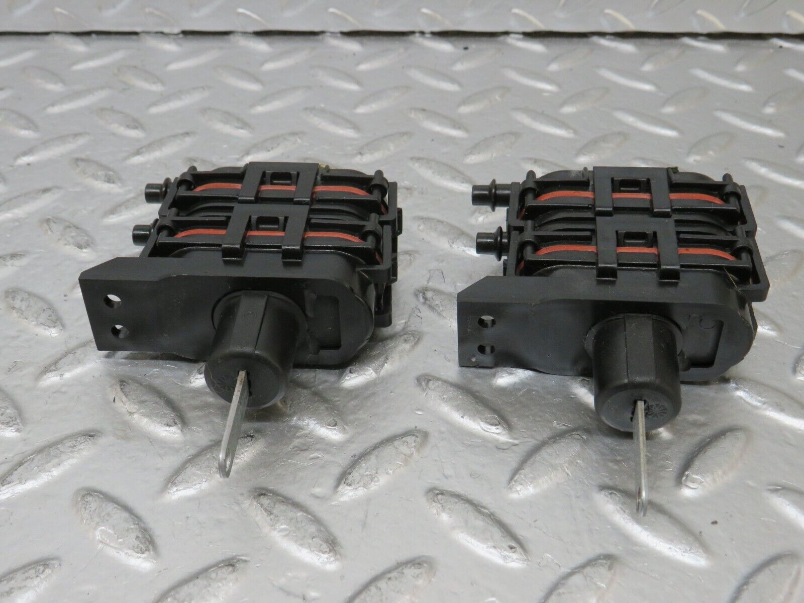 25038 Mercedes-Benz W140 S320 2x Heater Box Vacuum Actuator 9062700252