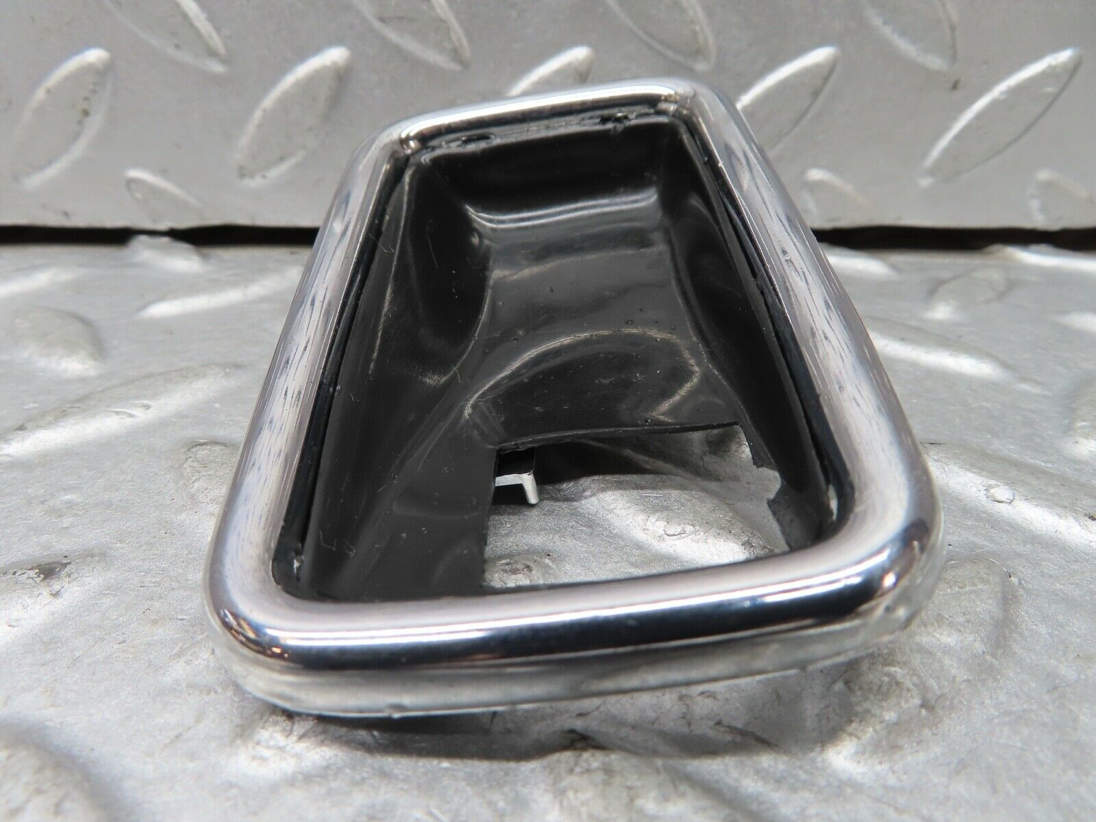 19162 Mercedes-Benz W123 300D Chrome Frame For Door Opener Left 1087660511