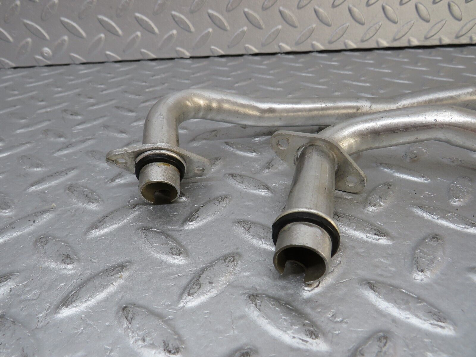 36748 Mercedes-Benz W201 190E 2.0L Heater Radiator Pipe