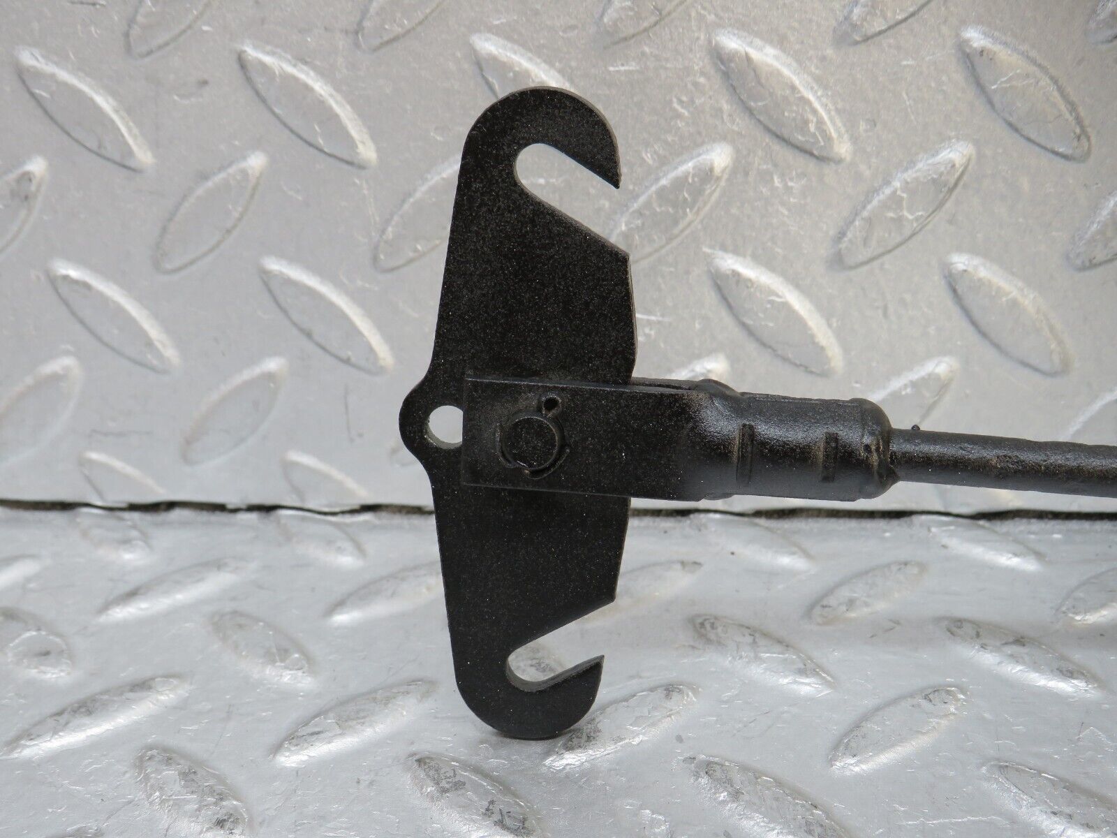 37358 Mercedes-Benz W109 300SEL Handbrake Adjusting Handbrake Regulator