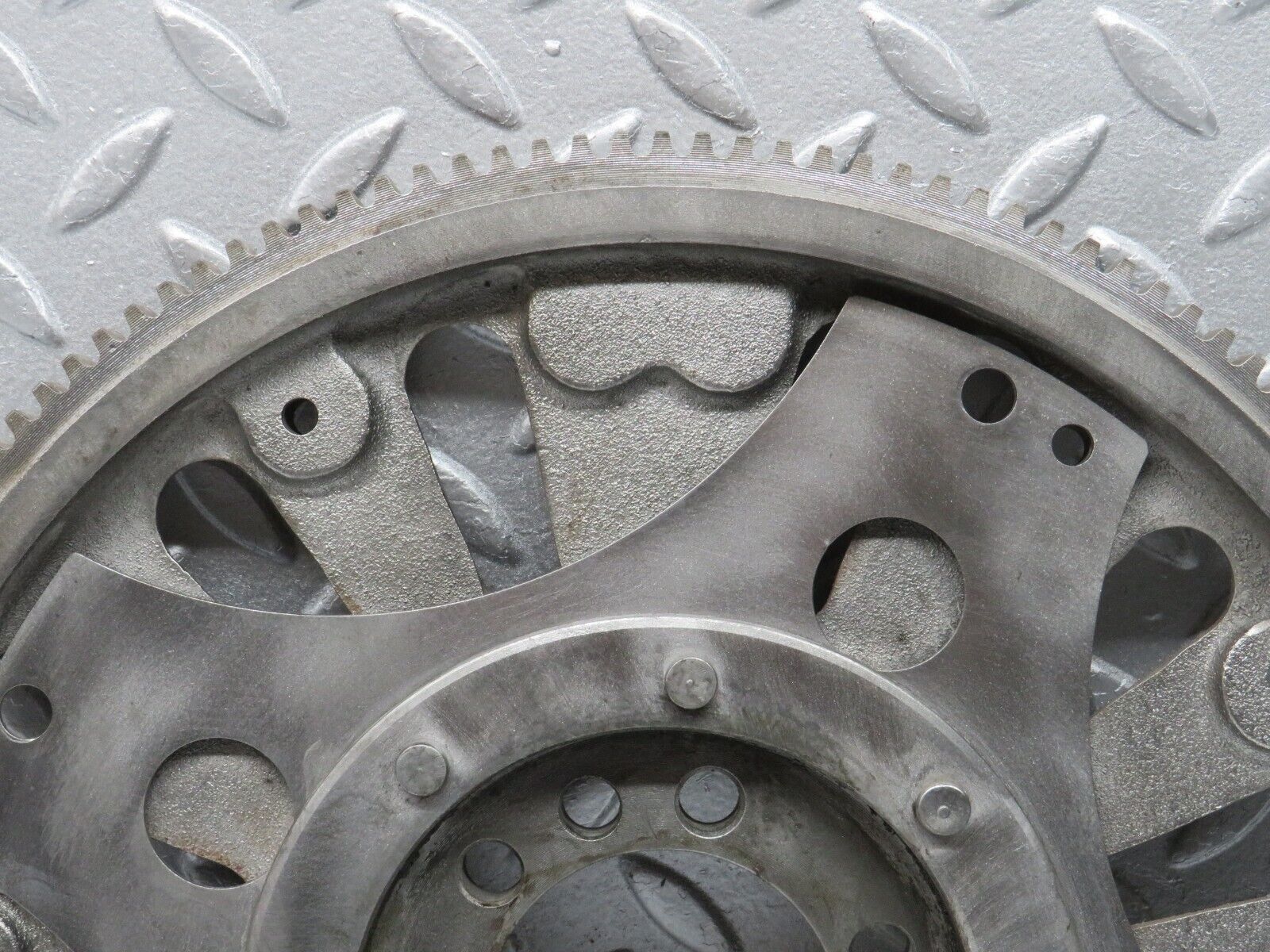 40424 Mercedes-Benz W110 230 Flywheel Starter Ring 1800321301