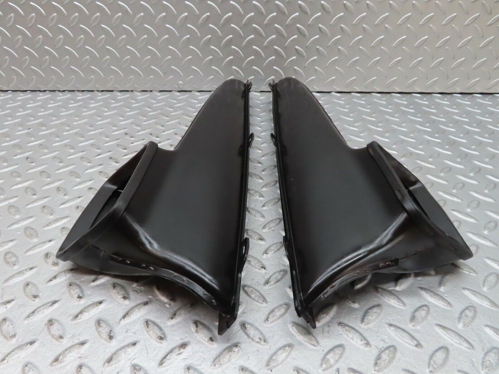 17619 Mercedes-Benz W116 450SEL Dashboard Air Vent Duct Pair 1168300319