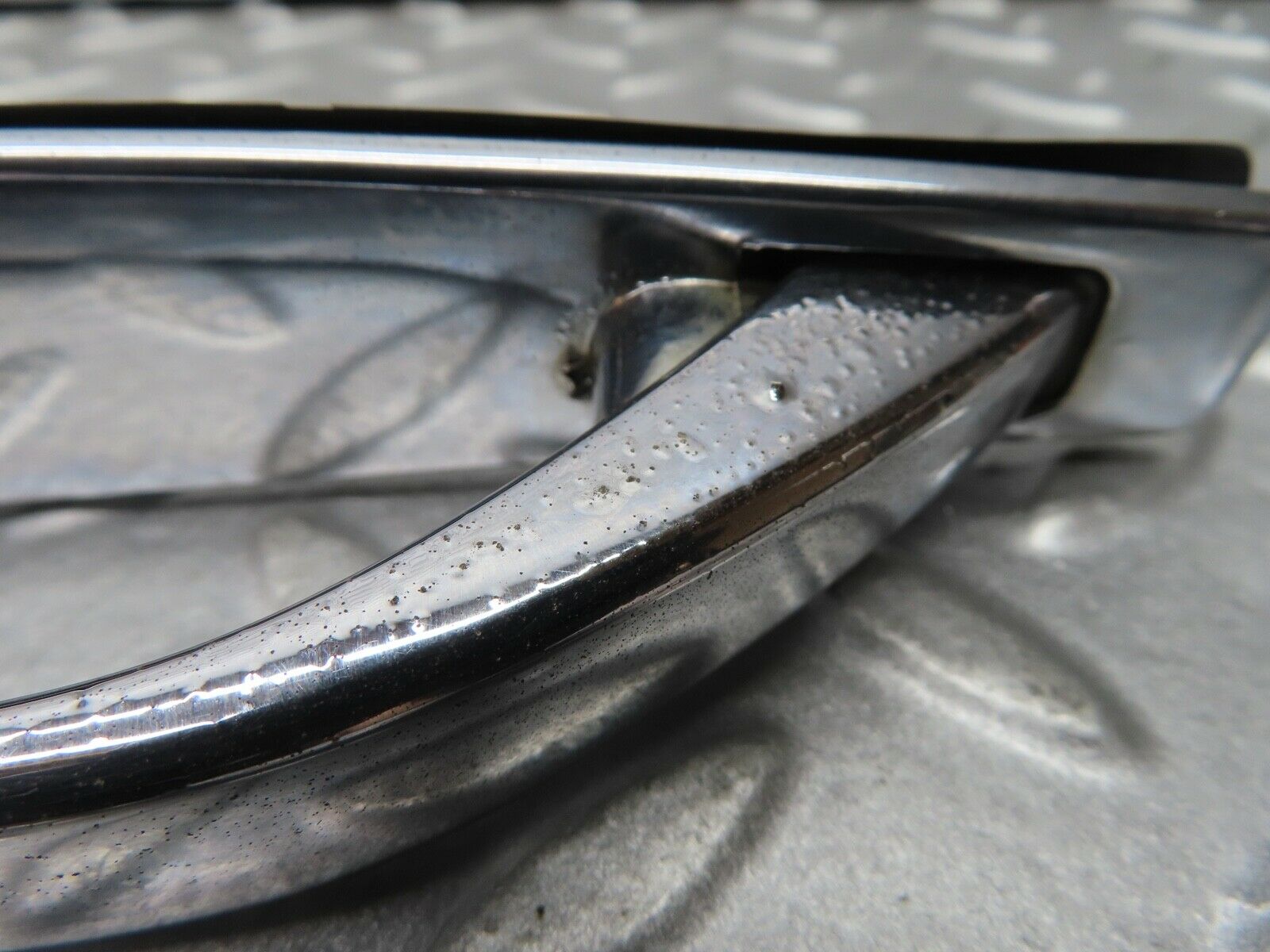 17693 Mercedes-Benz W116 450SEL Exterior Chrome Door Handle Right No Key