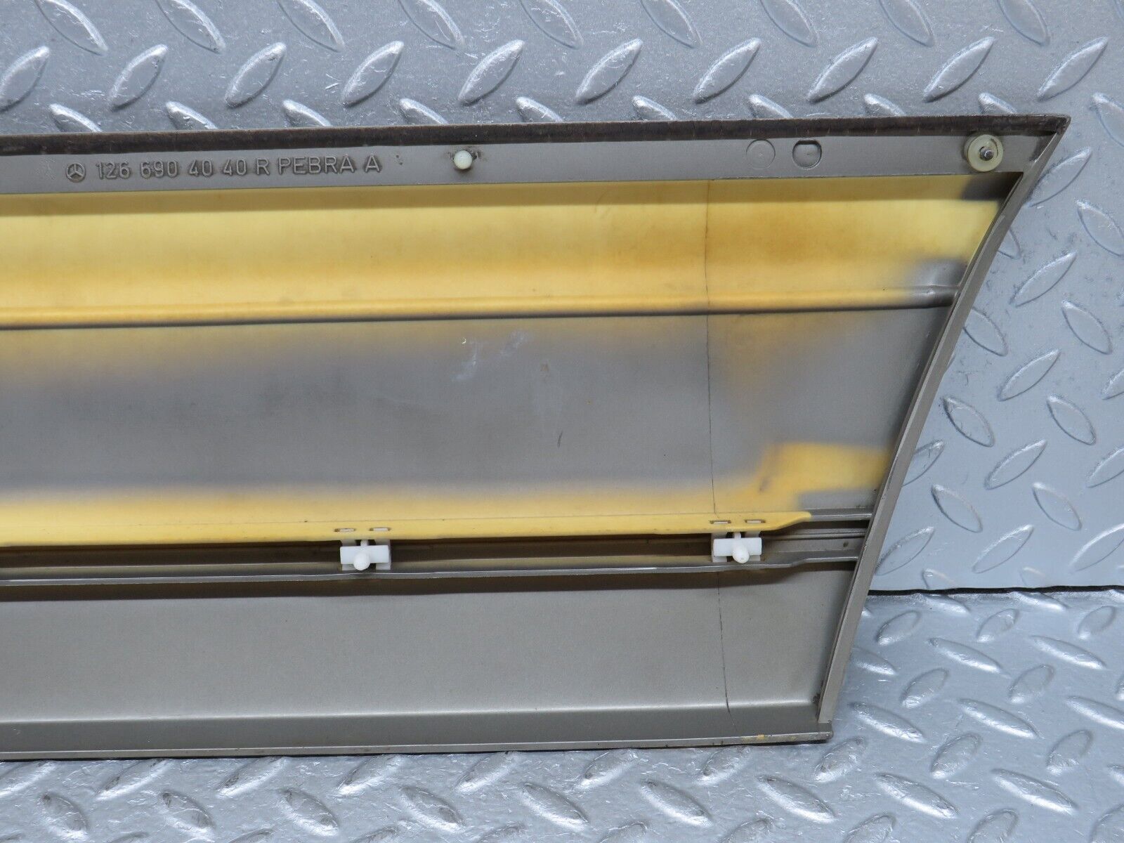 35965 Mercedes-Benz W126 420SE Rear Right Door Moulding Trim 1266904040