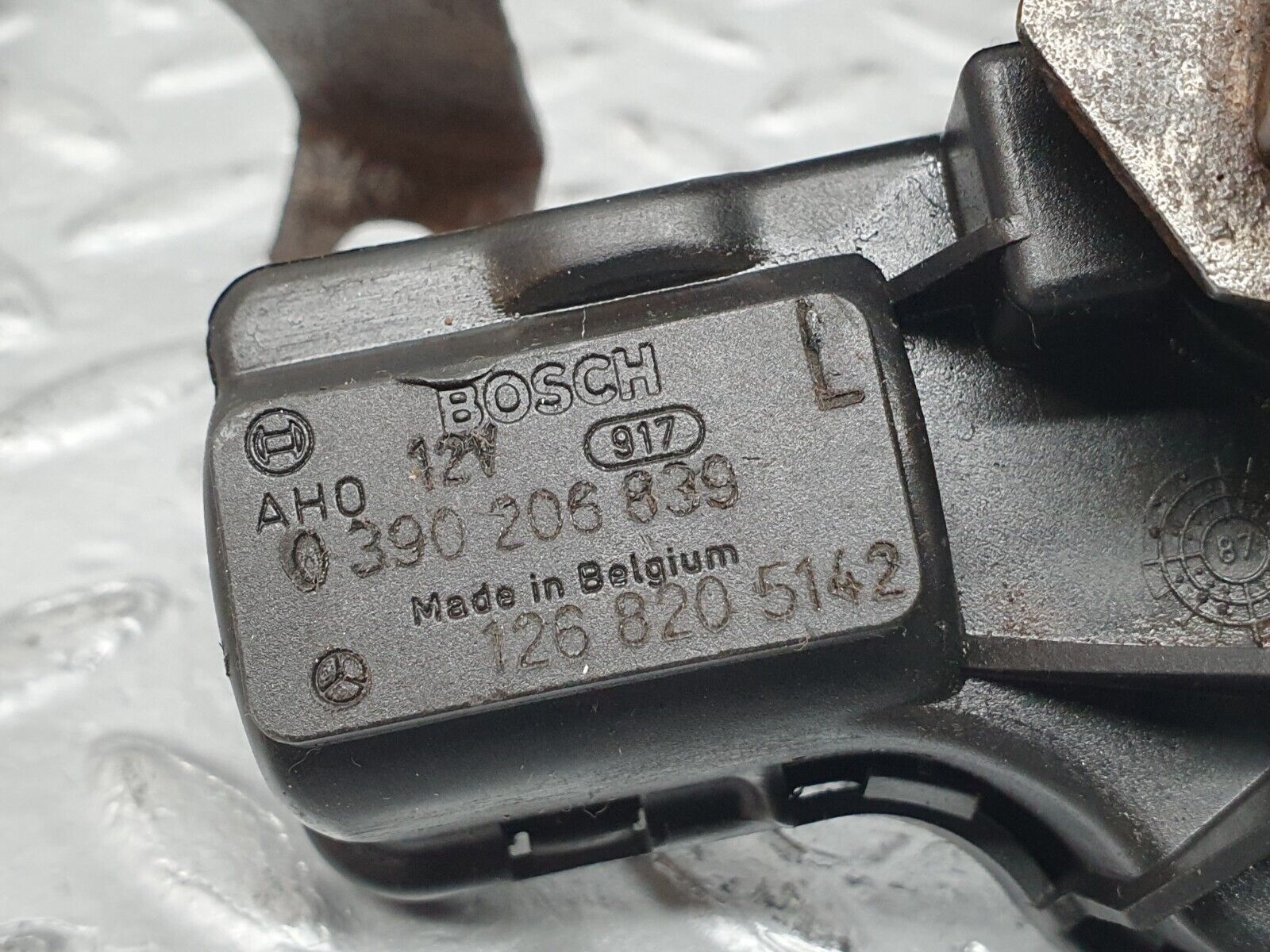 41114 Mercedes-Benz W126 300SE Headlight Wiper Motor Left 1268205142