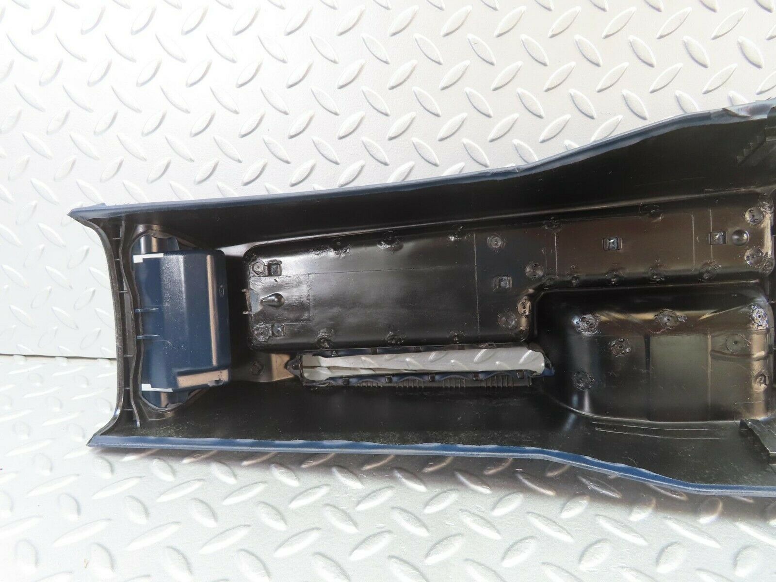 10421 Mercedes-Benz W201 190E Centre Console Blue