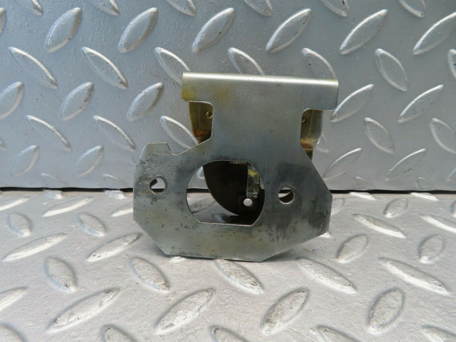 10921 Mercedes-Benz W123 230E Trunk Lock Latch