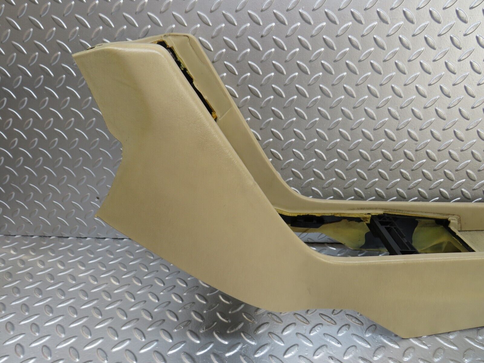 34120 Mercedes-Benz W124 260E Centre Console Beige