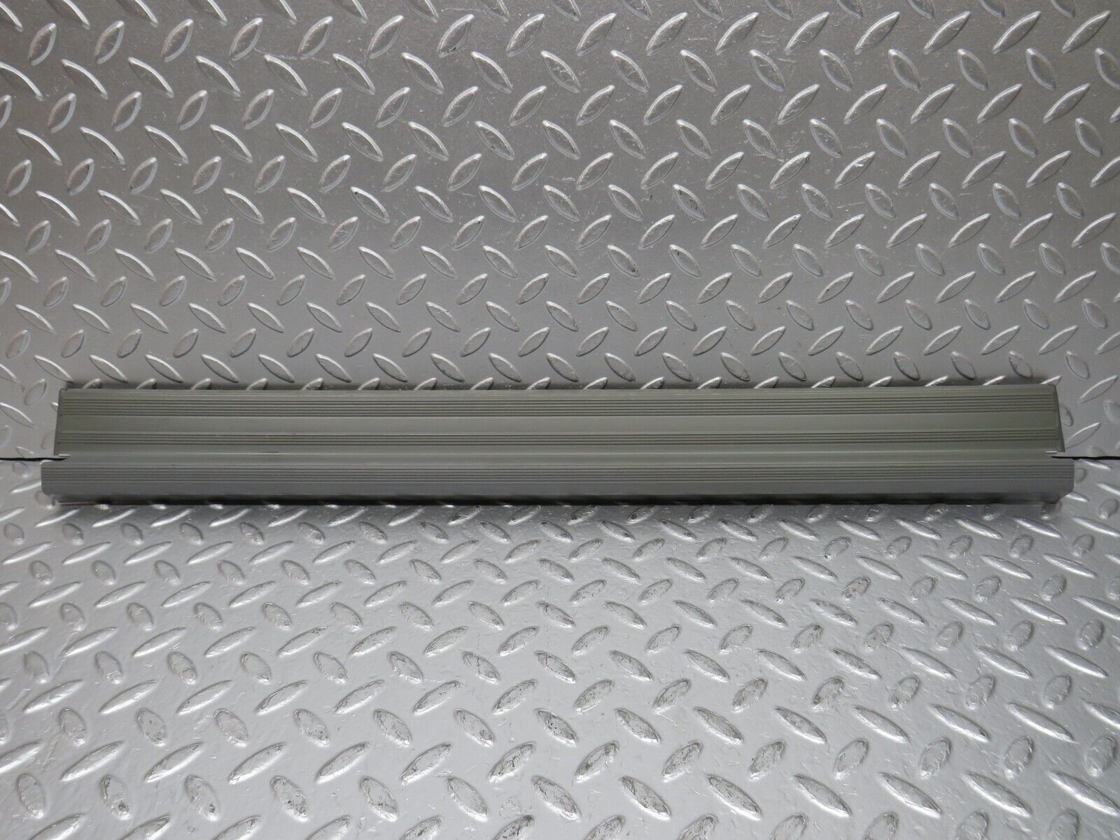 32320 Mercedes-Benz S124 300TE Wagon Front Right Door Sill Trim