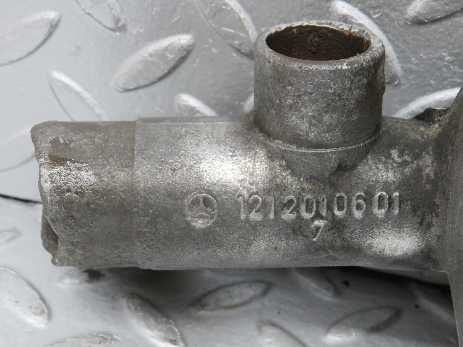 35910 Mercedes-Benz 240D OM616.912 Water Pump Housing 1212010601