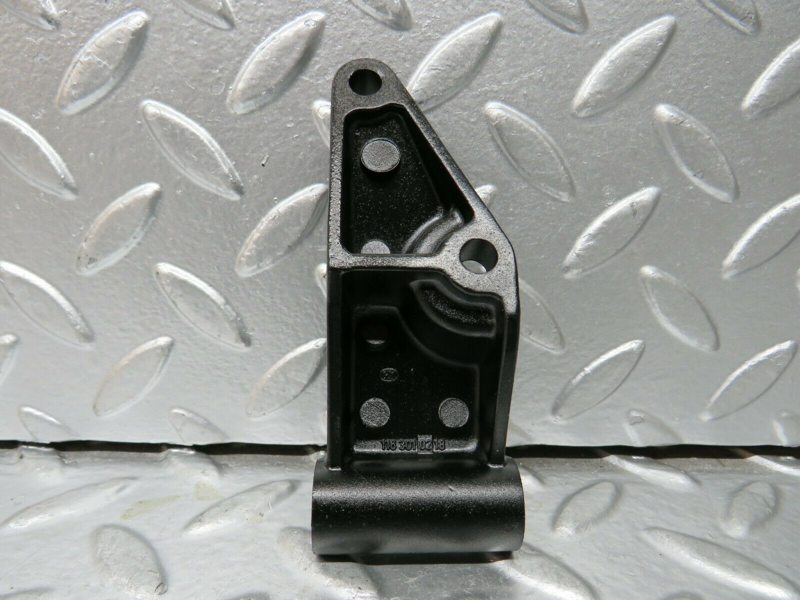 23424 Mercedes-Benz W116 350SE Accelerator Pedal Linkage Bracket 1163010218