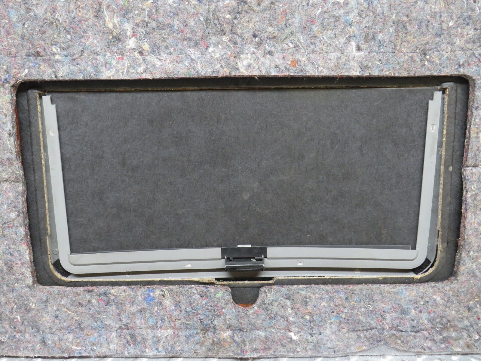 30470 Mercedes-Benz W124 230E Parcel Shelf Grey 1246900249