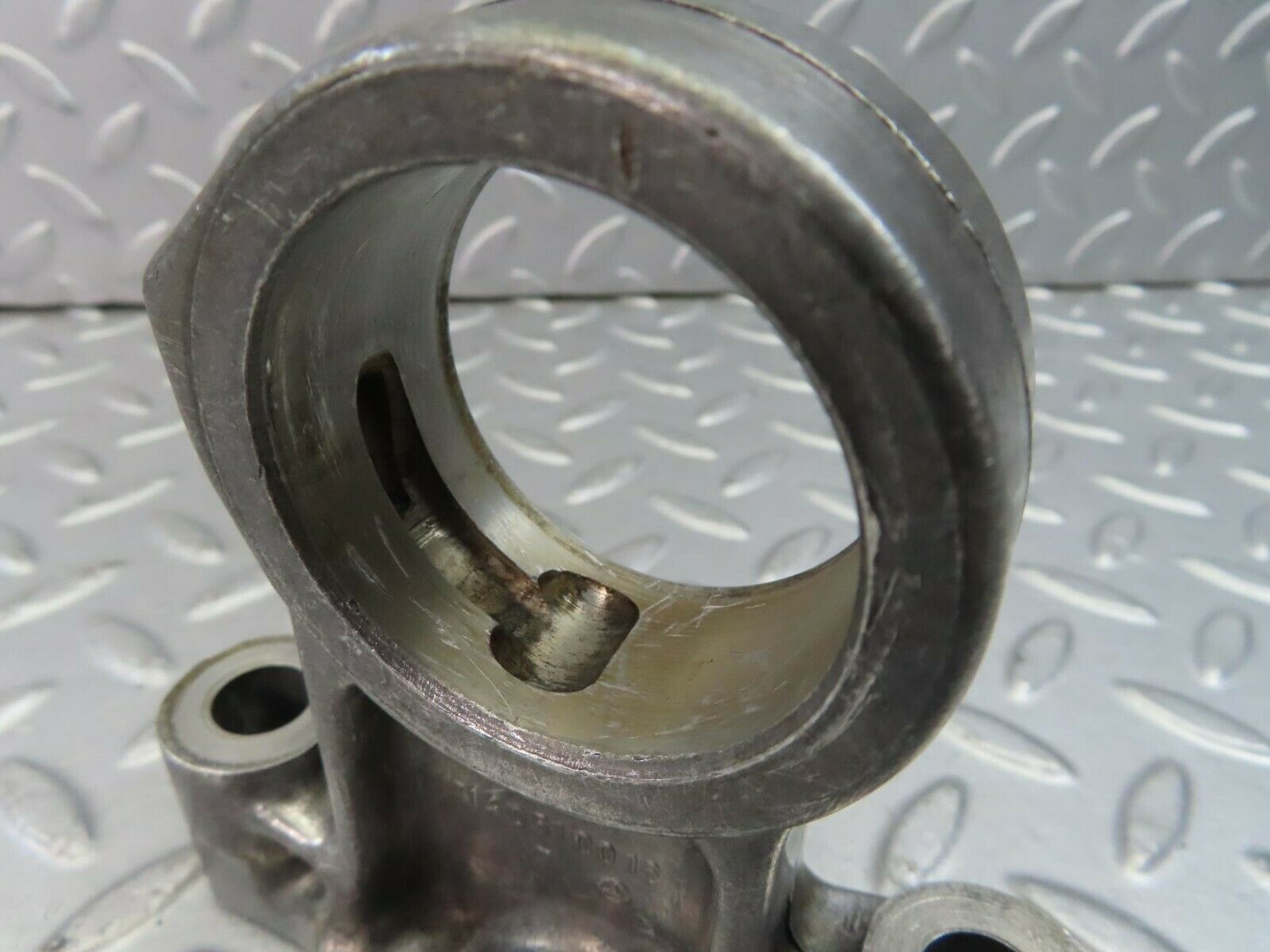 8976 Mercedes-Benz W108 Camshaft Tower Bearing 1140510016