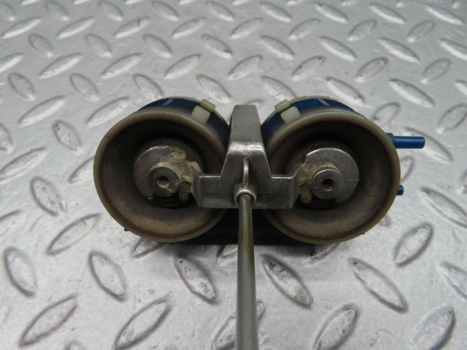 14288 Mercedes-Benz W116 350SE Front Left Door Lock Vacuum Actuator