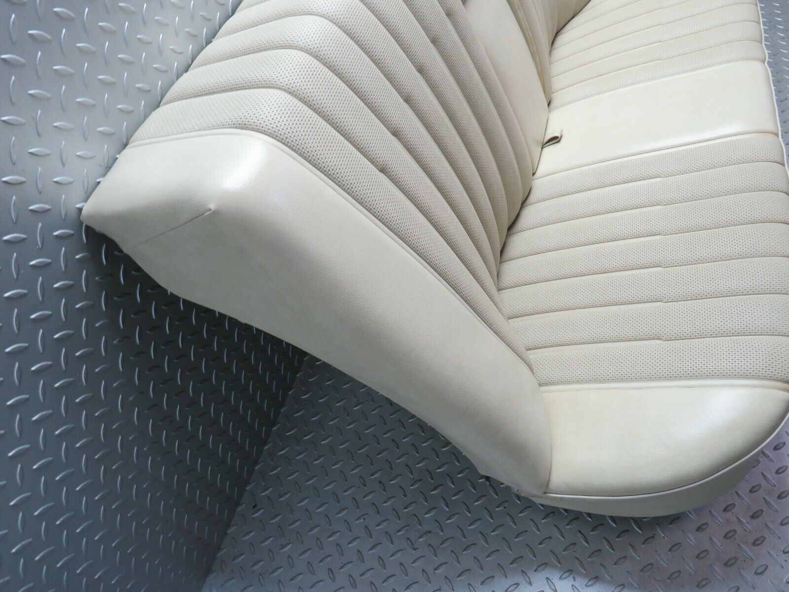 23430 Mercedes-Benz W114 280E Rear Seat Cream Leather