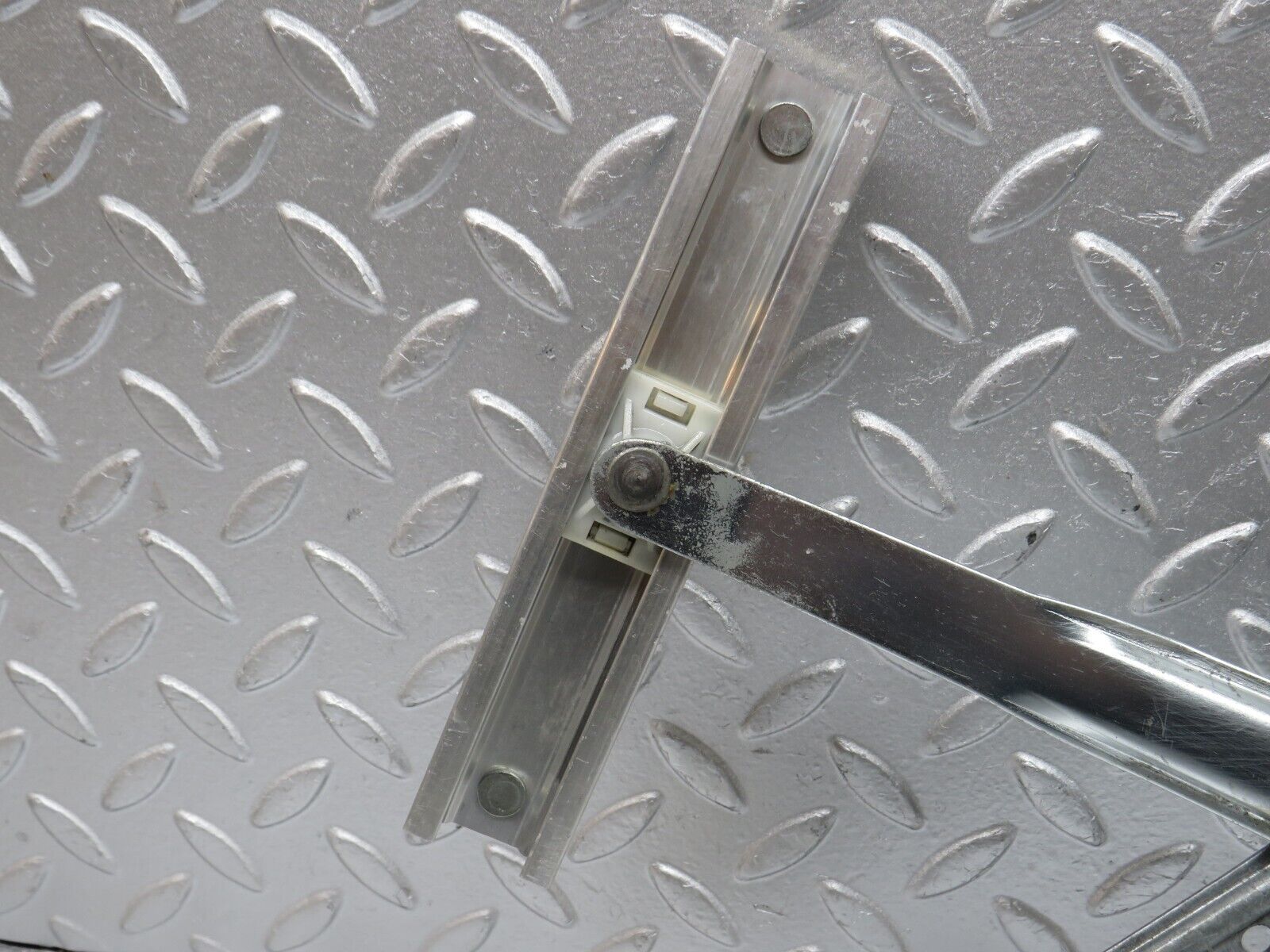 33954 Mercedes-Benz W124 260E Front Left Power Window Regulator