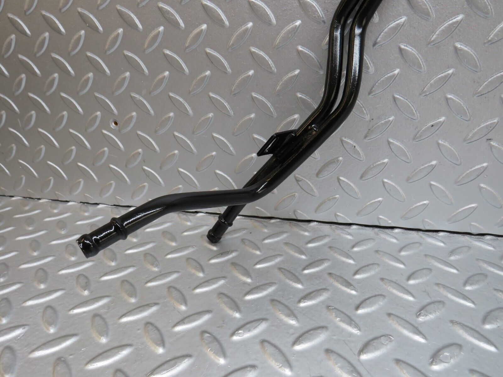 36375 Mercedes-Benz W126 420SE Oil Cooling Line Pipe